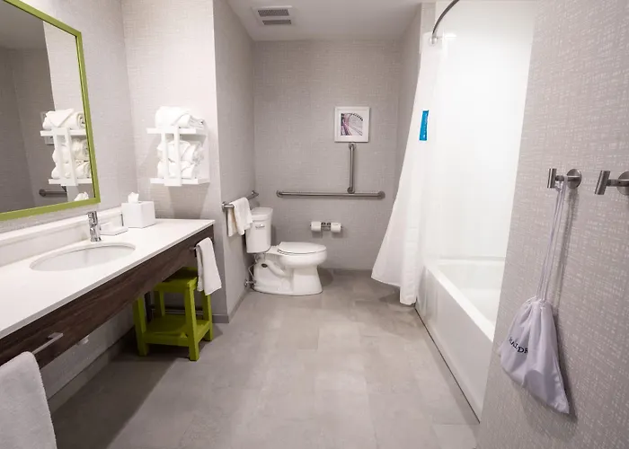 Hotel Hampton By Hilton Chicago 3*