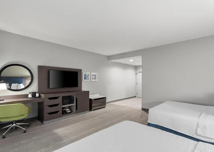 Hotel Hampton By Hilton Chicago Huntley