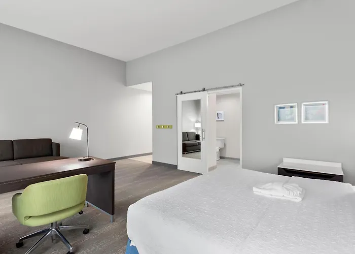 Hampton By Hilton Chicago Hotel